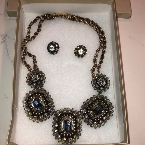 Banana Republic Statement Necklace & Earrings - Picture 10 of 12